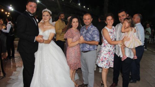 MUTLULUKLAR ERDİ ÇADIR