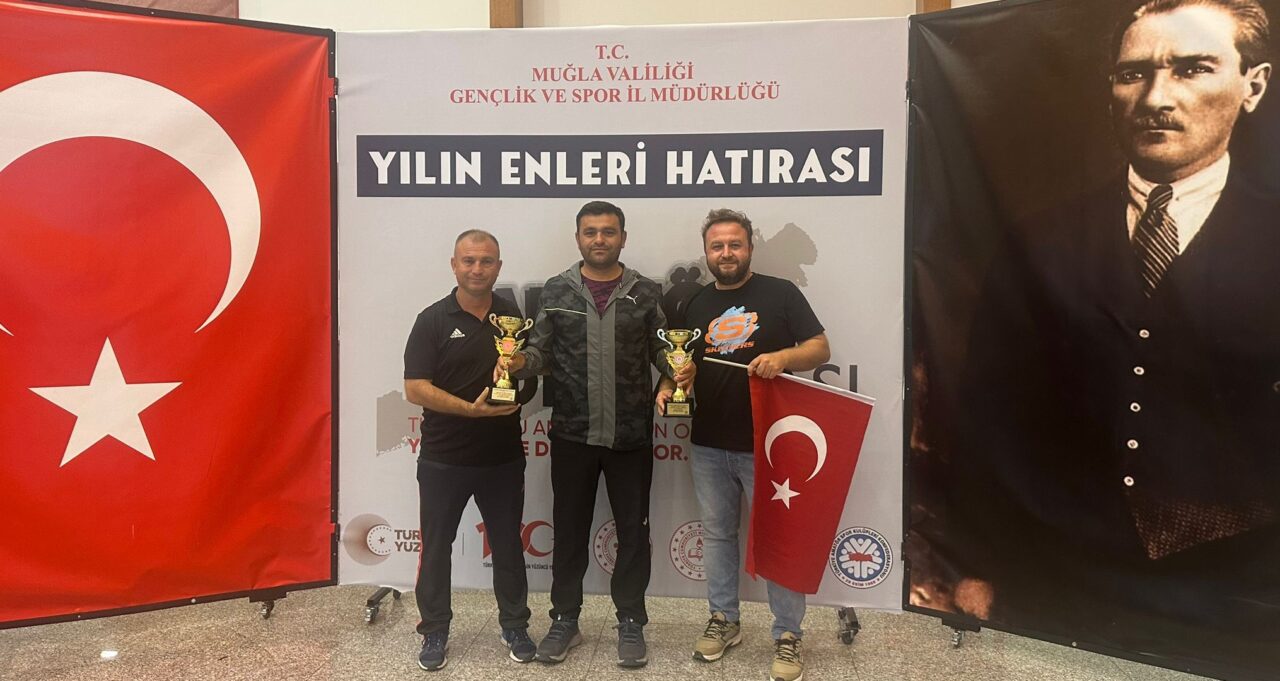 ŞAMPİYONLUK KUPALARIMIZI TÖRENLE ALDIK