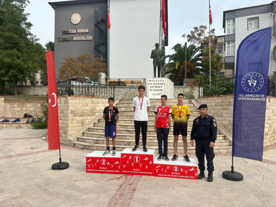 SPORCULARIMIZDAN 100.YIL KOŞULARINDA MADALYA ŞOV