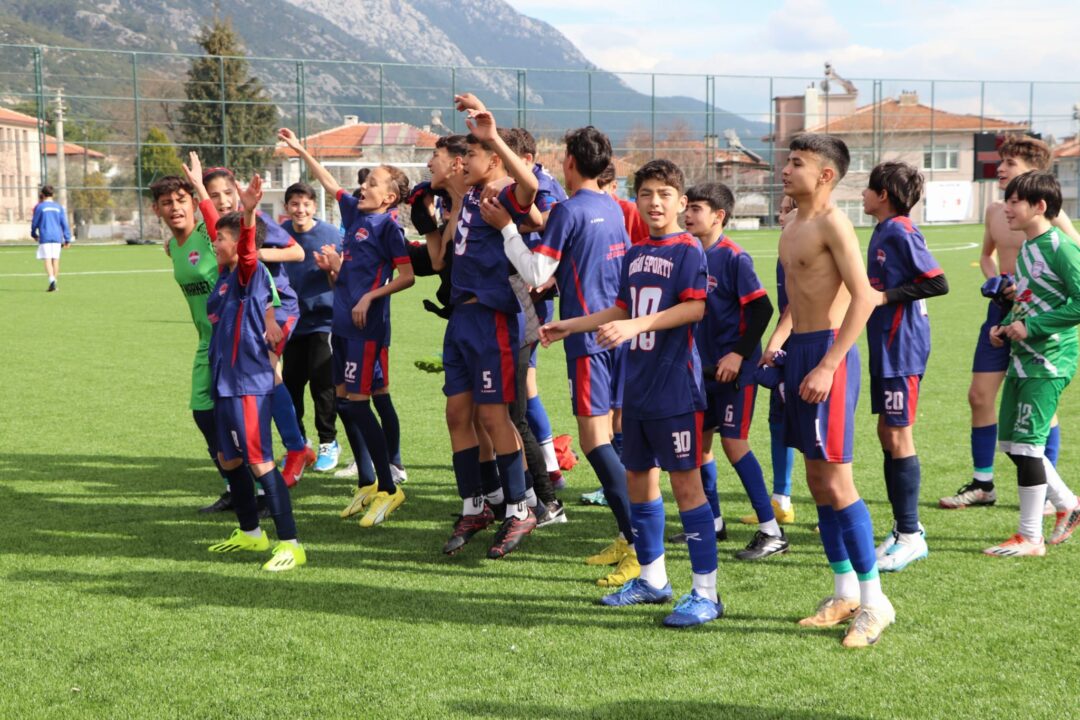 YATAĞAN SPORTİF U14 YARI FİNALDE