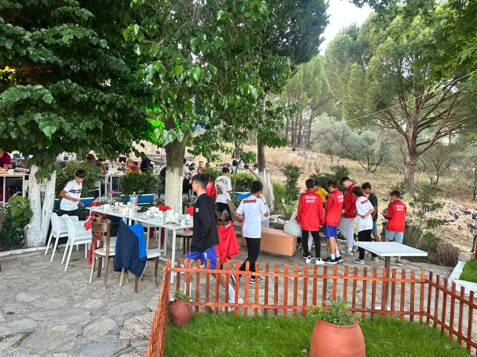 SPORCULARIMIZ VE VELİLERİMİZLE YIL SONU YEMEĞİNDE BULUŞTUK