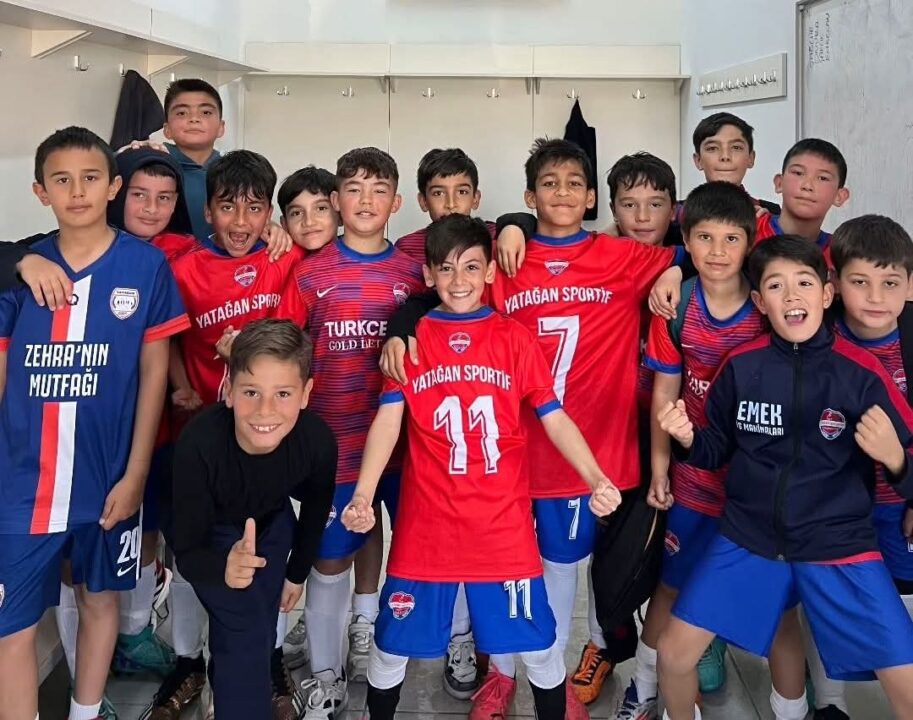U11 TAKIMIMIZ LİGİ 2.BİTİRDİ